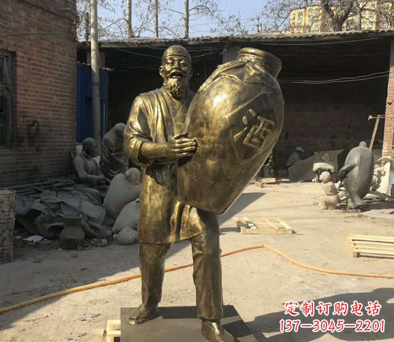 廊坊抱着酒坛的人物铜雕