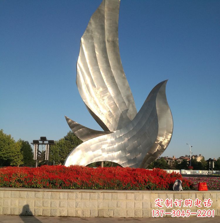 廊坊北戴河奥林匹克公园鸽子雕塑