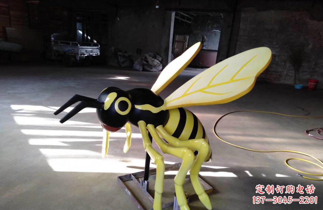 廊坊玻璃蜜蜂雕塑让自然之美展现