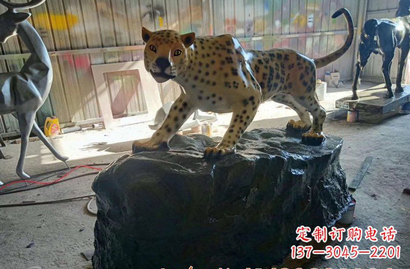 廊坊新颖豹子雕塑