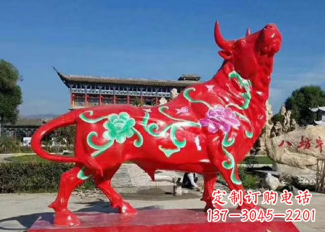 廊坊玻璃钢彩绘八方红牛雕塑