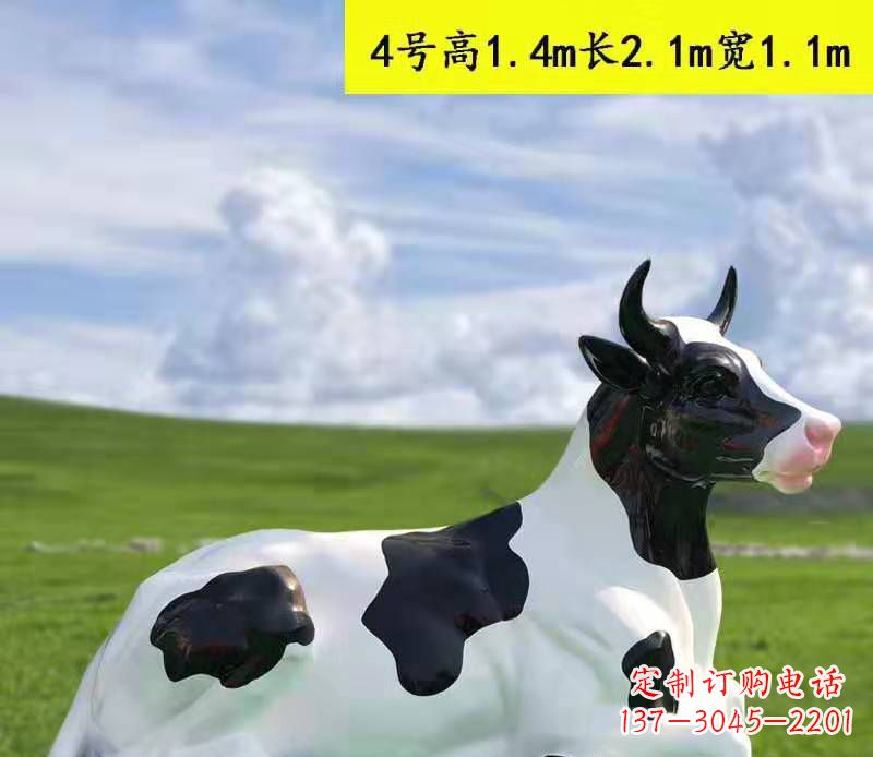 廊坊玻璃钢彩绘黑白奶牛雕塑