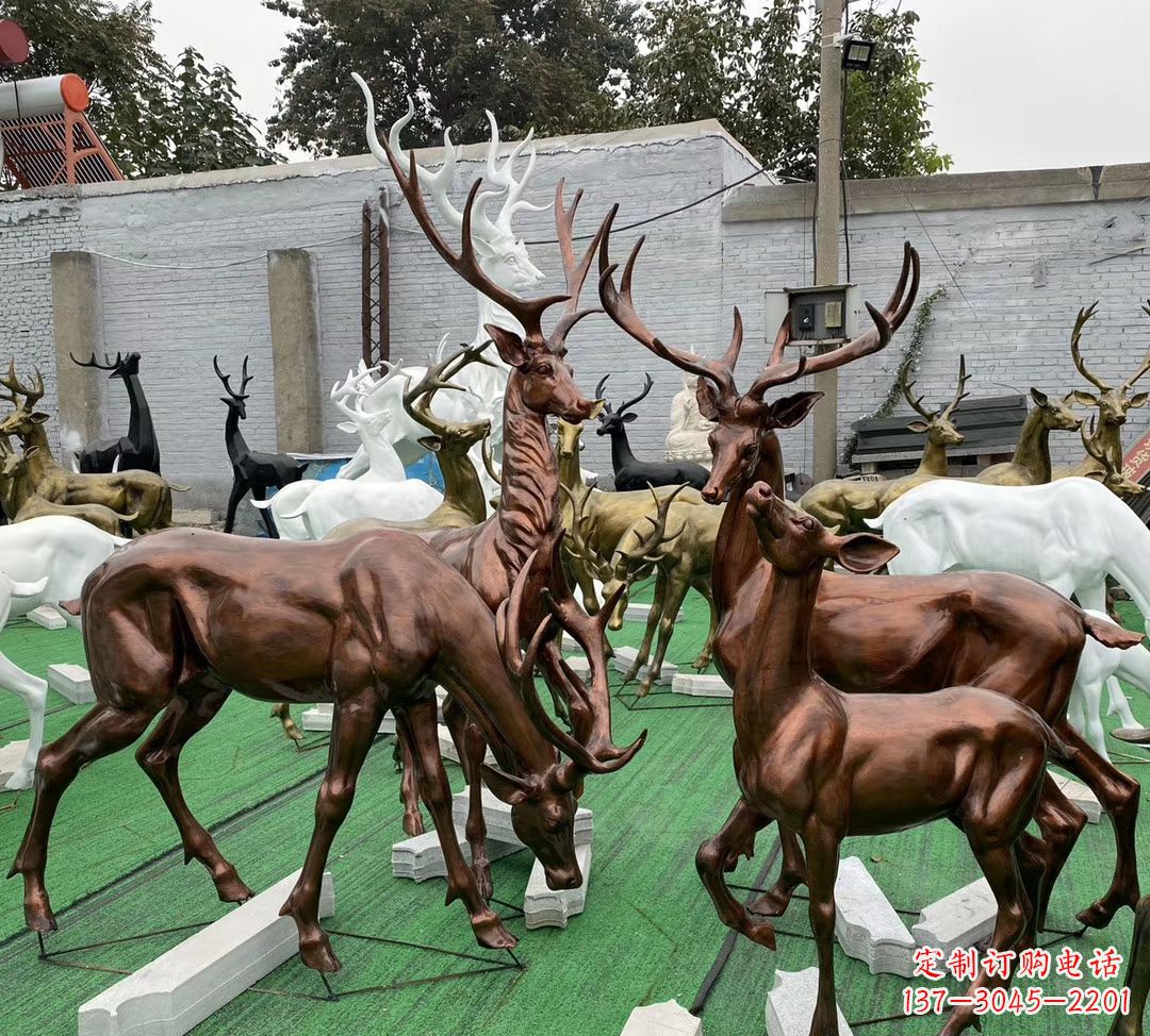 廊坊玻璃钢仿铜群鹿雕塑——精美动物雕塑装点公园