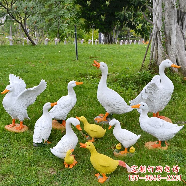 廊坊玻璃钢仿真鸭子雕塑-庭院农家院仿真家禽动物雕塑摆件