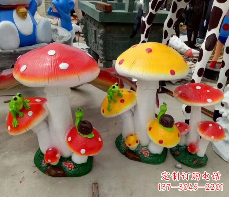 廊坊玻璃钢蘑菇雕塑精美多彩