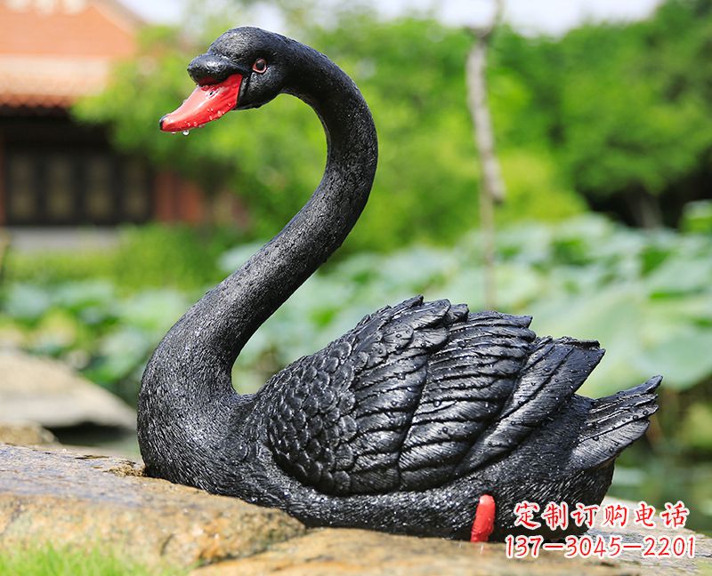 廊坊玻璃钢雕刻的黑色天鹅——美丽宁静的公园园林摆件