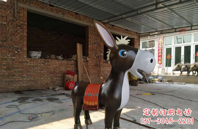 廊坊玻璃钢毛驴雕塑一种抒情的艺术形式