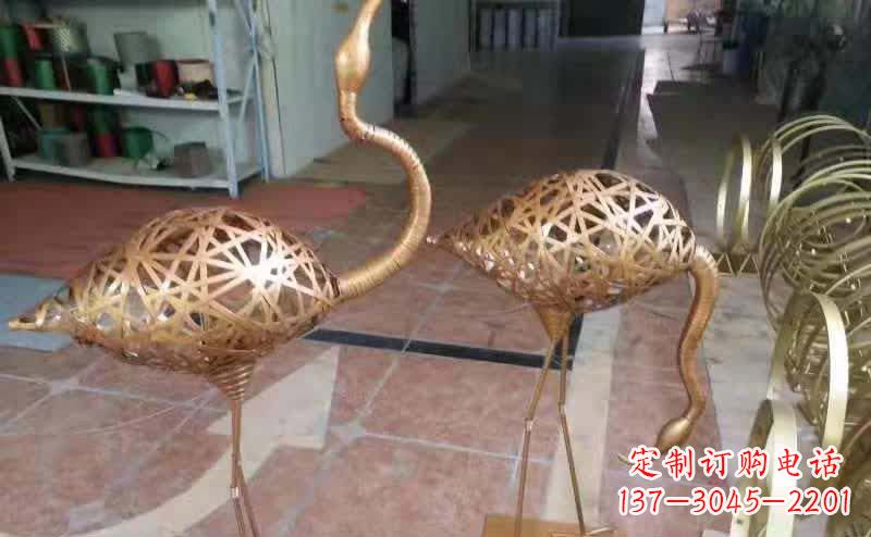 廊坊仙鹤雕塑以不锈钢编制而成