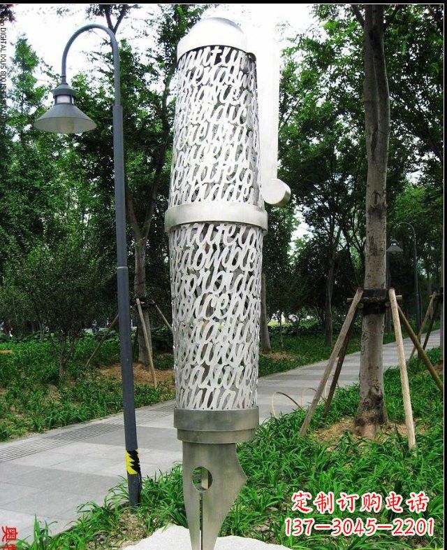 廊坊不锈钢钢笔雕塑艺术与科技的完美结合