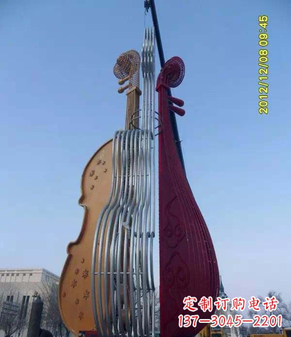 廊坊不锈钢琵琶雕塑演奏着灵魂之音