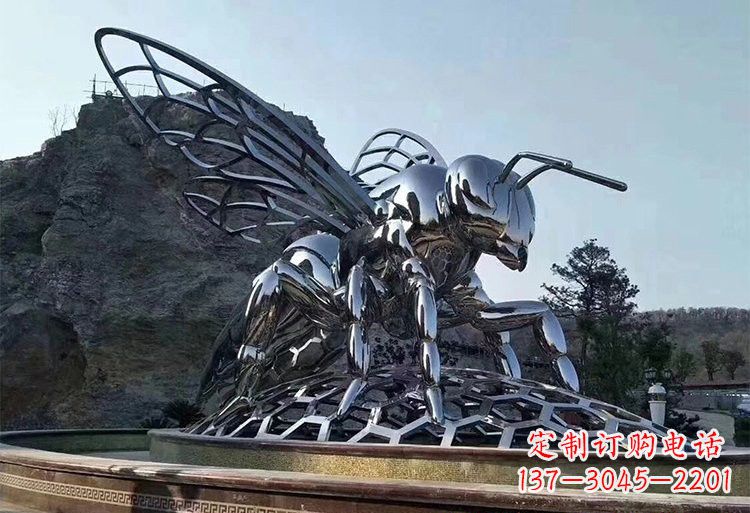 廊坊不锈钢大型蜜蜂雕塑铸造出精美绝伦的艺术杰作