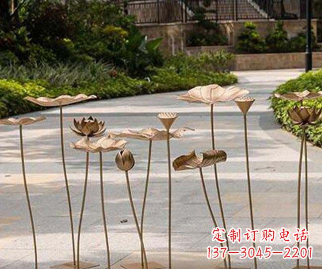 廊坊不锈钢锻造荷花装饰雕塑——精美绝伦