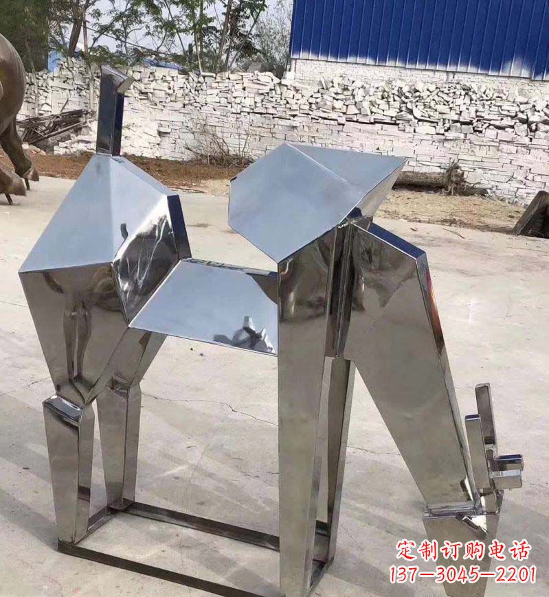 廊坊不锈钢锻造的景观小鹿雕塑
