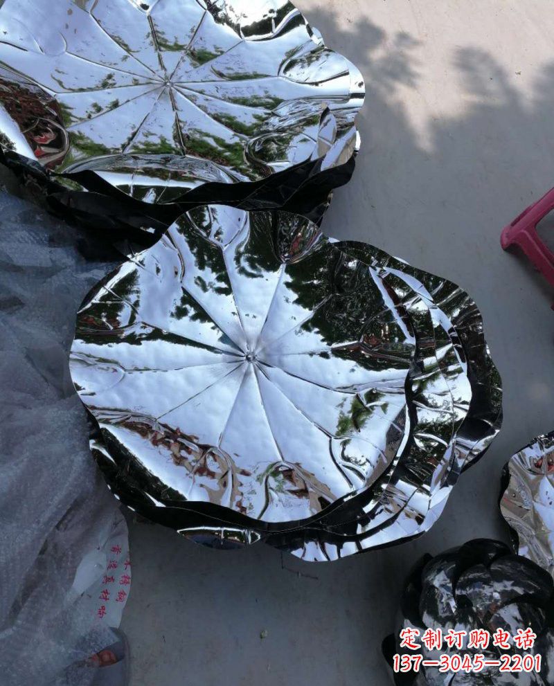 廊坊不锈钢锻造的莲花雕塑