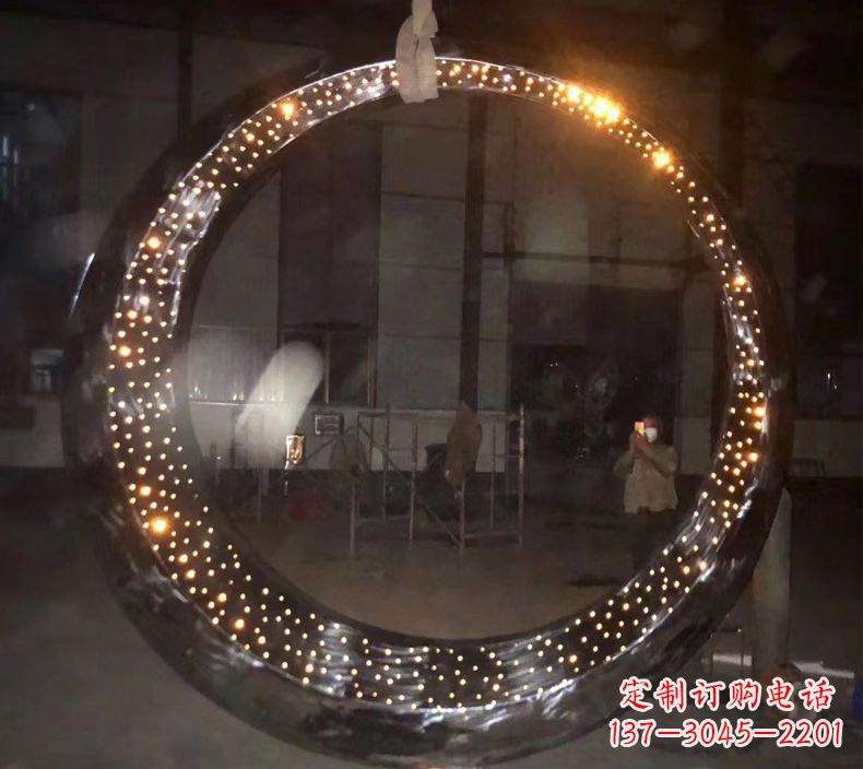 廊坊不锈钢发光月亮雕塑1