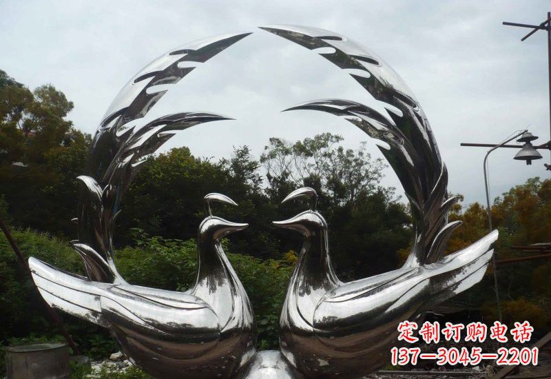 廊坊不锈钢公园抽象孔雀雕塑