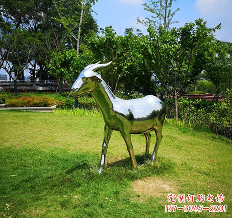 廊坊不锈钢公园动物镜面羊雕塑