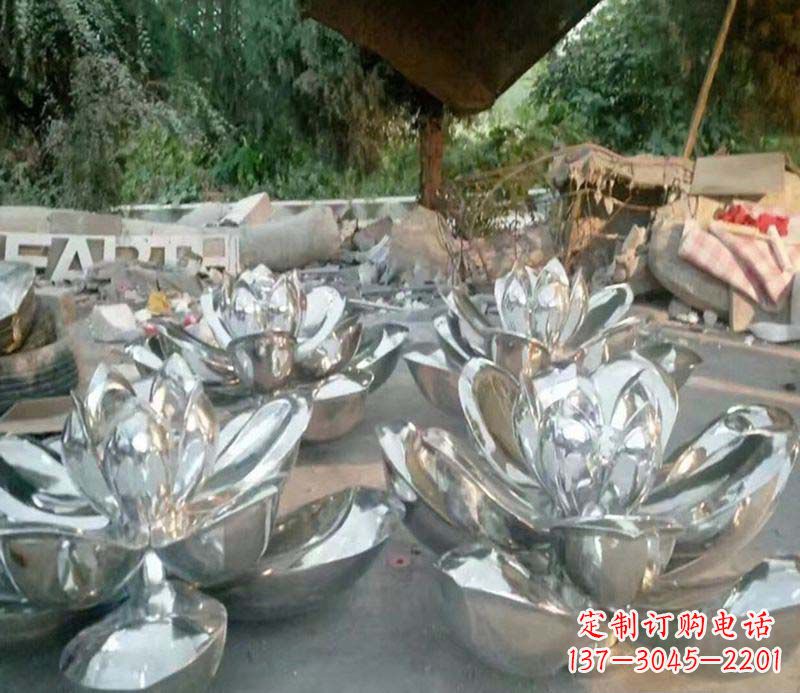 廊坊不锈钢荷花雕塑给公园带来灿烂美景