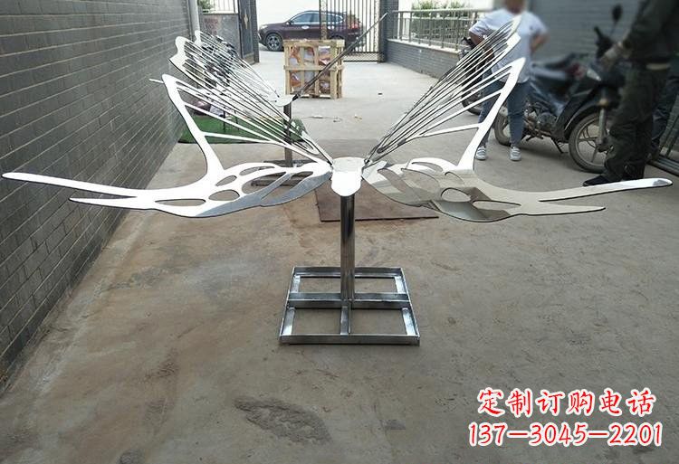 廊坊非凡之美不锈钢公园的蝴蝶雕塑