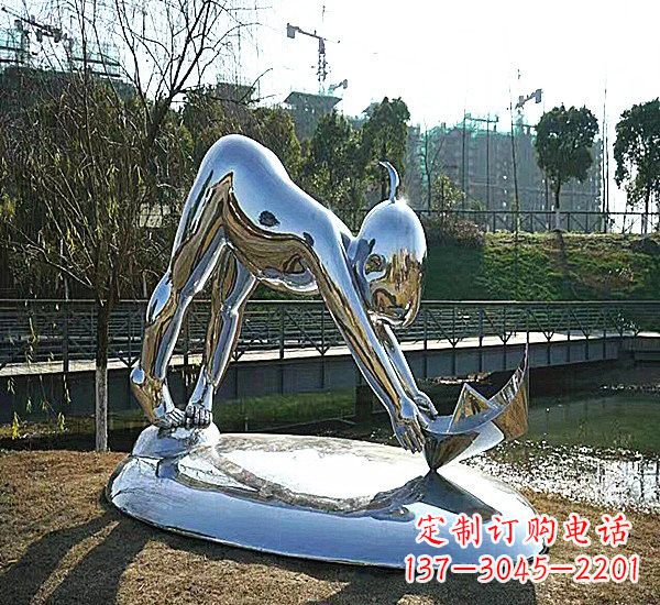 廊坊不锈钢公园里的儿童雕塑