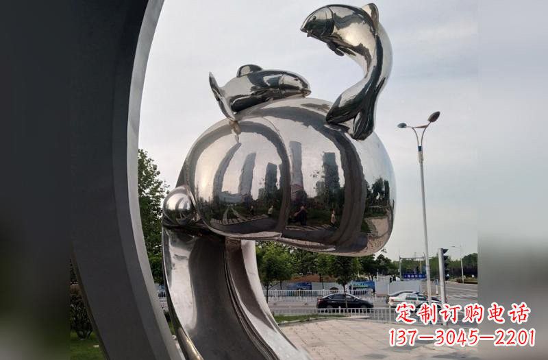 廊坊海浪下的海鸥雕塑