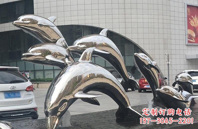 廊坊海豚雕塑——不锈钢广场上的跳跃动态