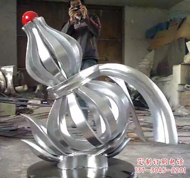 廊坊不锈钢葫芦雕塑精美而传统