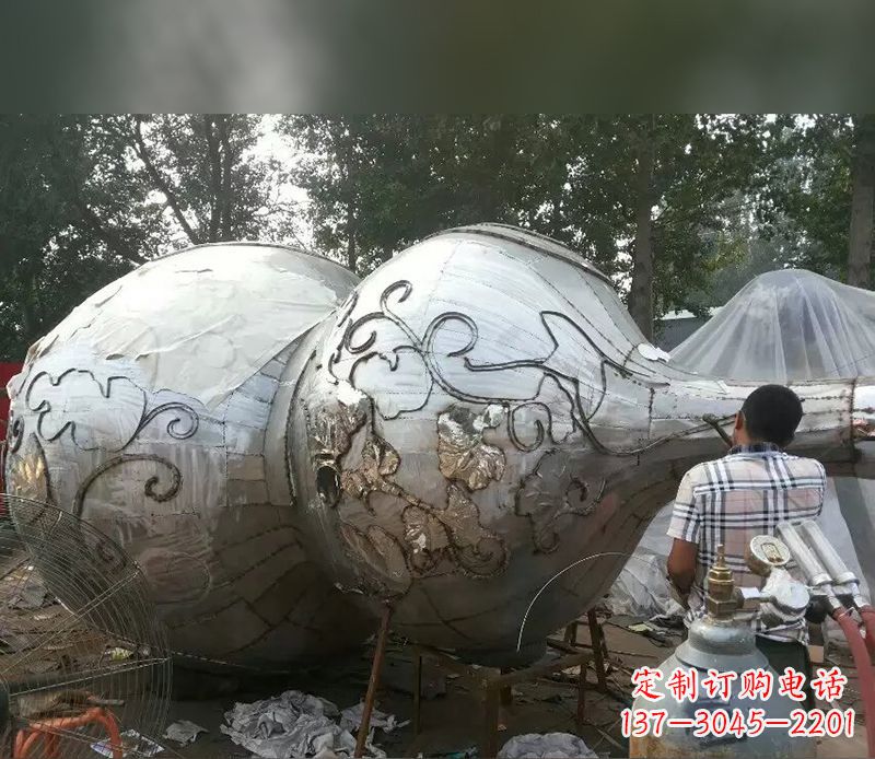 廊坊不锈钢葫芦雕塑精美绝伦
