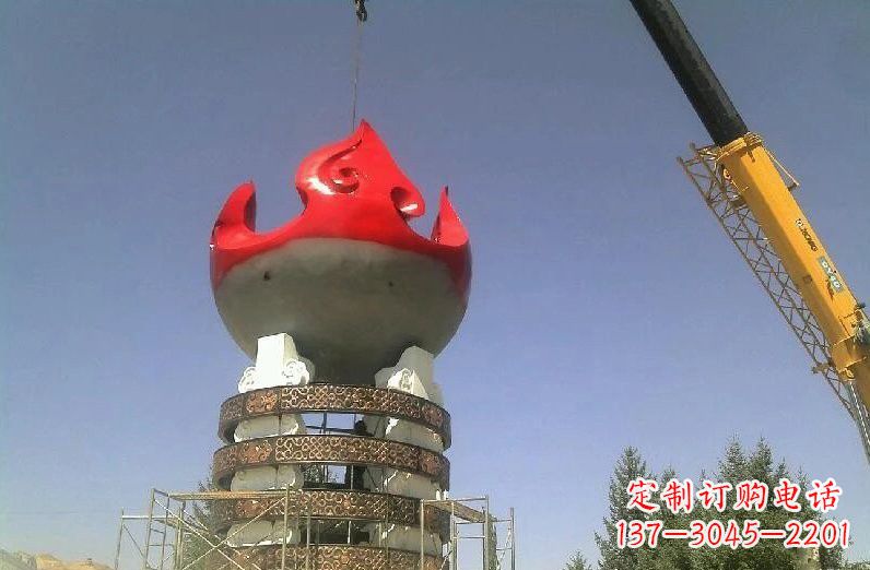 廊坊不锈钢火炬雕塑象征着永恒的精神