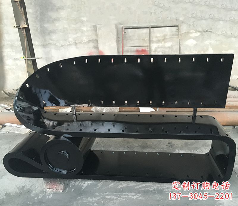 廊坊精美不锈钢胶卷雕塑