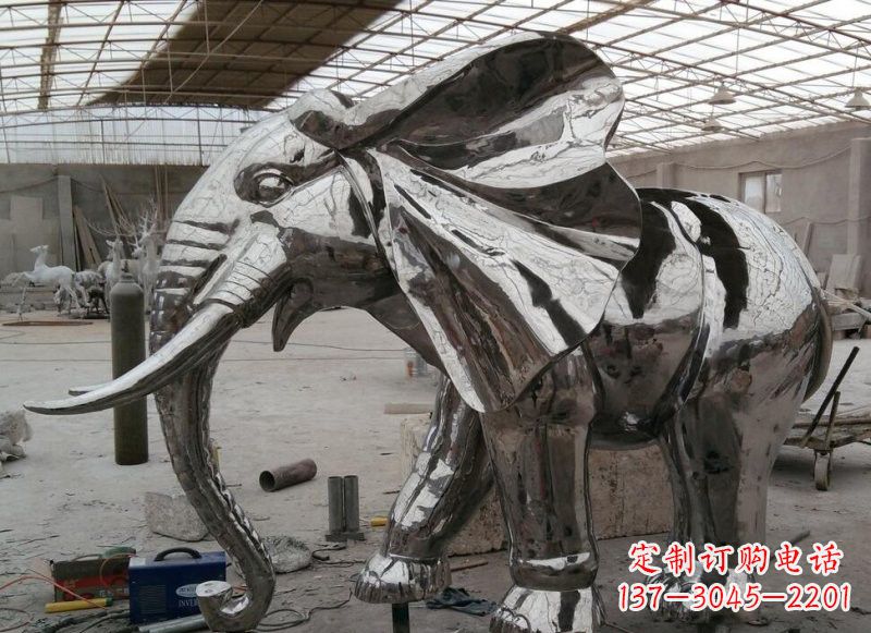 廊坊不锈钢镜面大象雕塑——独特的艺术精品