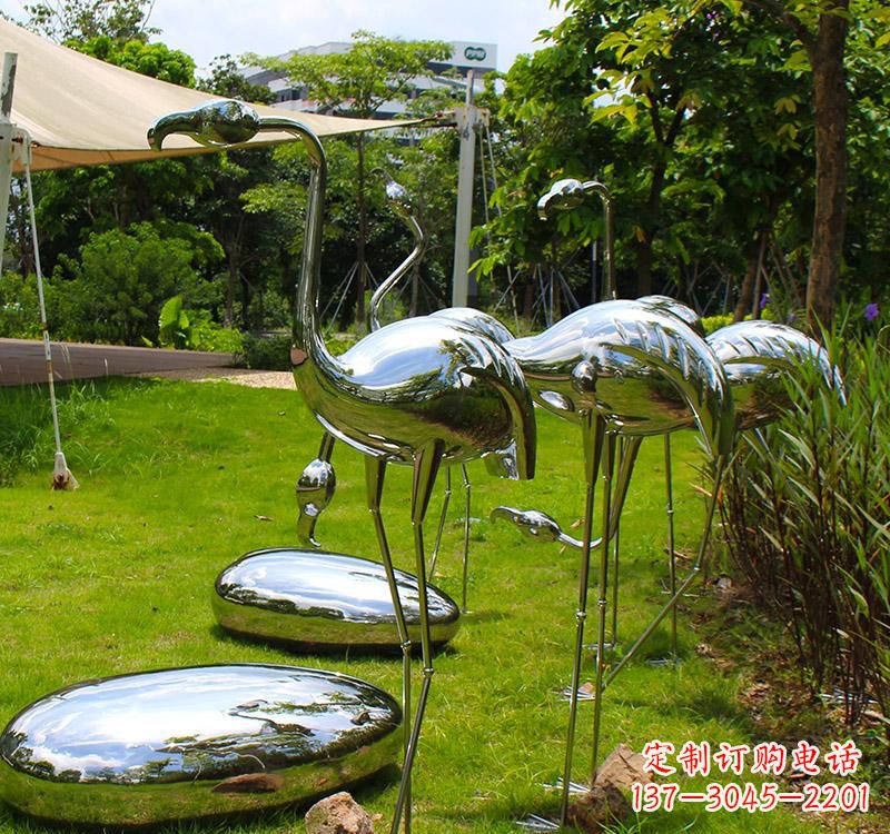 廊坊不锈钢镜面火烈鸟雕塑精美外形、多彩光泽