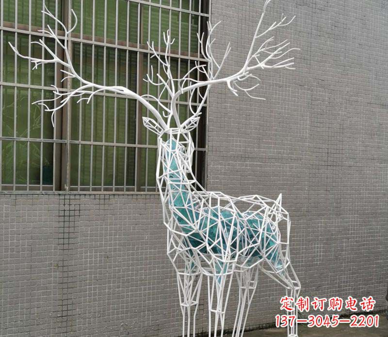 廊坊不锈钢镂空梅花鹿雕塑——流动的美丽