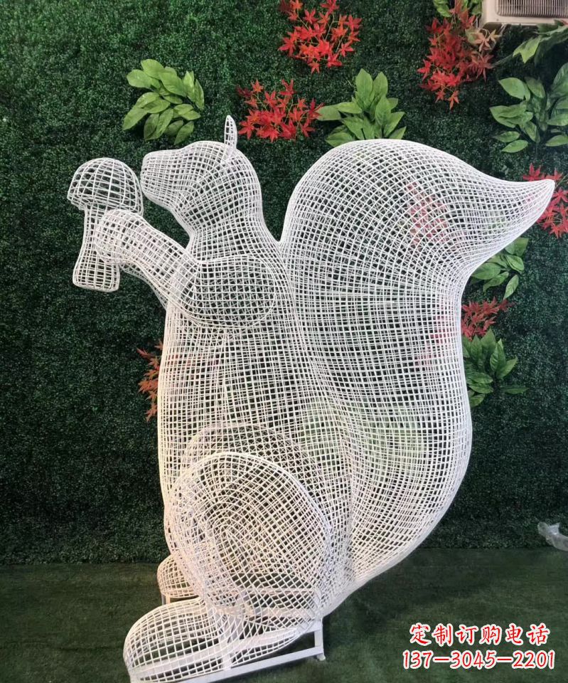 廊坊不锈钢松鼠雕塑展现自然的美