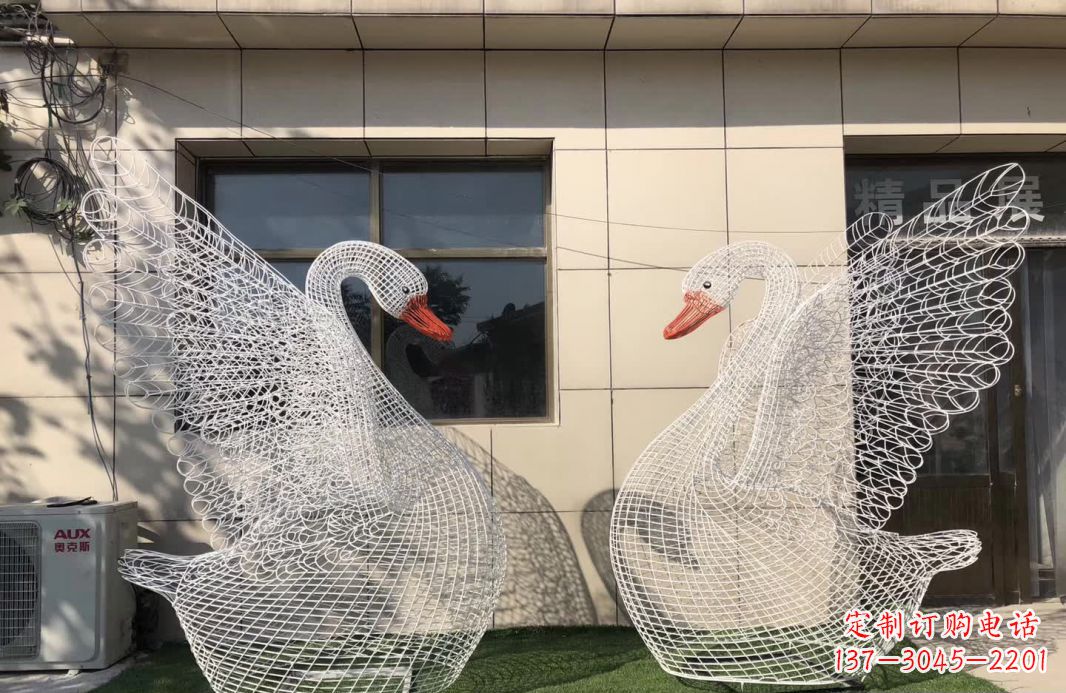 廊坊不锈钢镂空天鹅雕塑象征着美丽的永恒