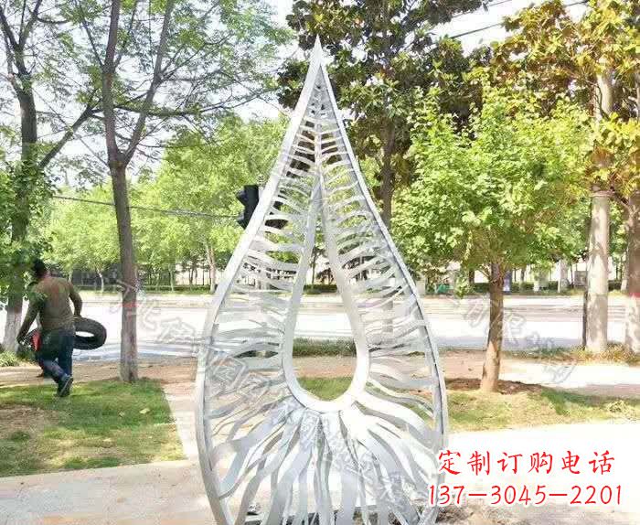 廊坊精致不锈钢水滴雕塑