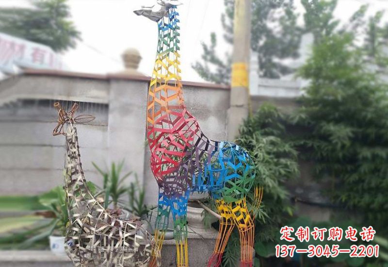 廊坊长颈鹿雕塑优雅而古典的艺术