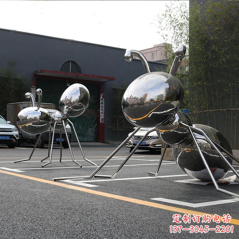 廊坊蚂蚁雕塑给城市街道带来活力