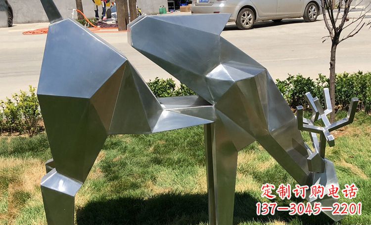 廊坊不锈钢梅花鹿雕塑给公园带来美丽风景