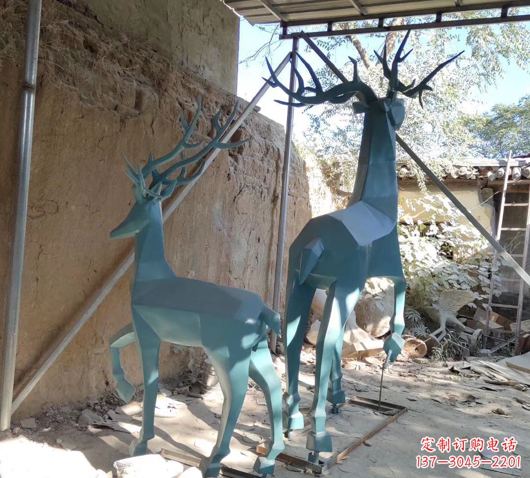 廊坊不锈钢切面景观鹿雕塑——给景观增添优雅