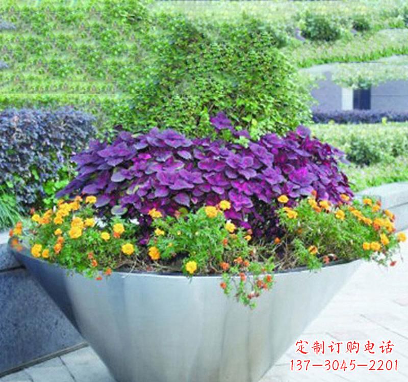 廊坊不锈钢花盆雕塑艺术之美