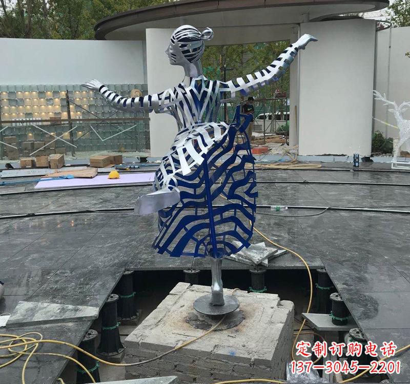 廊坊不锈钢女孩——精美雕塑