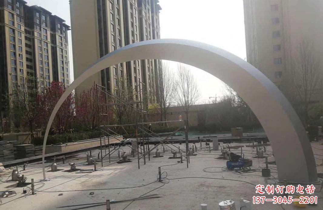 廊坊不锈钢小区拱门雕塑美化环境