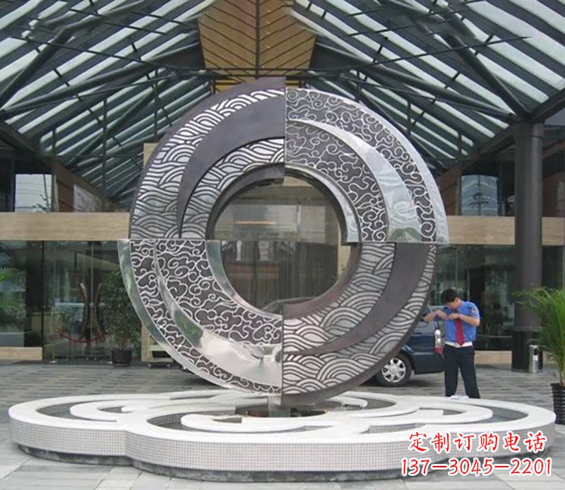 廊坊不锈钢圆环雕塑,点缀酒店空间