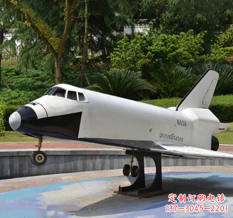 廊坊不锈钢飞机雕塑给空中增添梦幻氛围