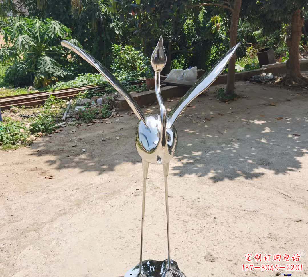 廊坊不锈钢仙鹤雕塑——传承灵动之美