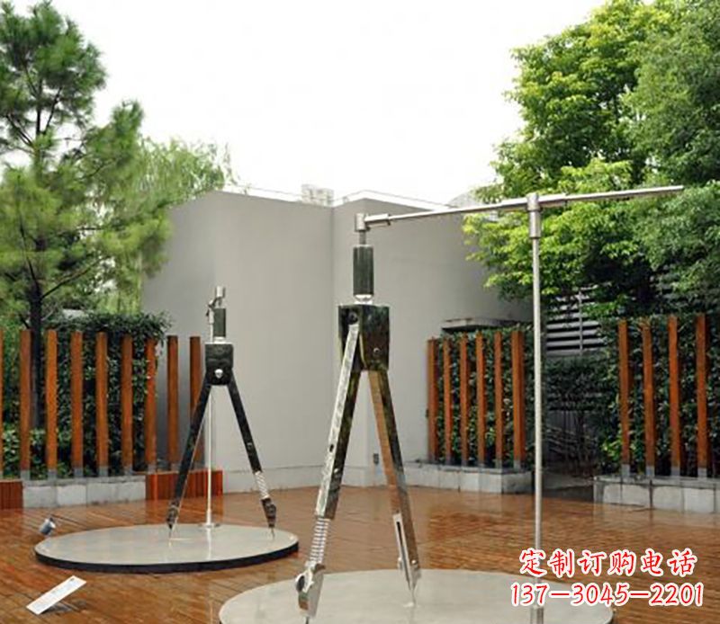 廊坊以不锈钢精雕细琢的圆规雕塑