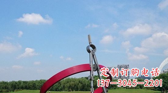 廊坊不锈钢圆规雕塑环绕着美景