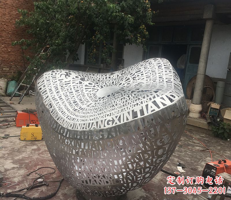 廊坊不锈钢元宝雕塑精美外形与精美文化