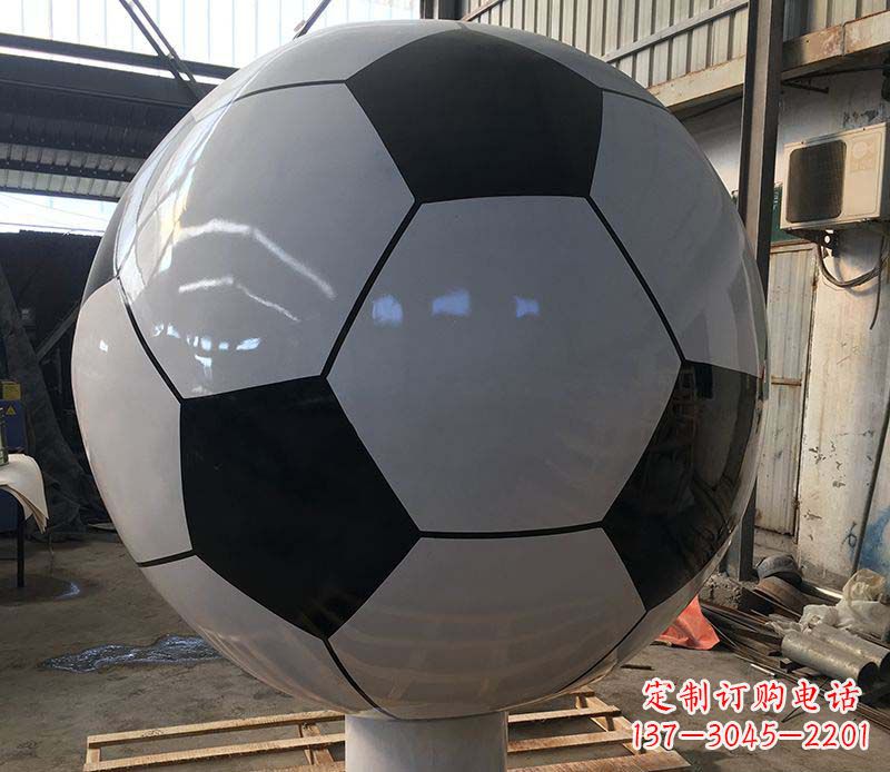 廊坊不锈钢足球雕塑精美的艺术品
